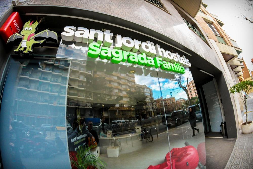 Sant Jordi Hostels Sagrada Familia Барселона Екстериор снимка